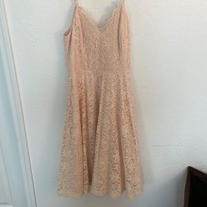 BNWOT lulus lace TLength dress